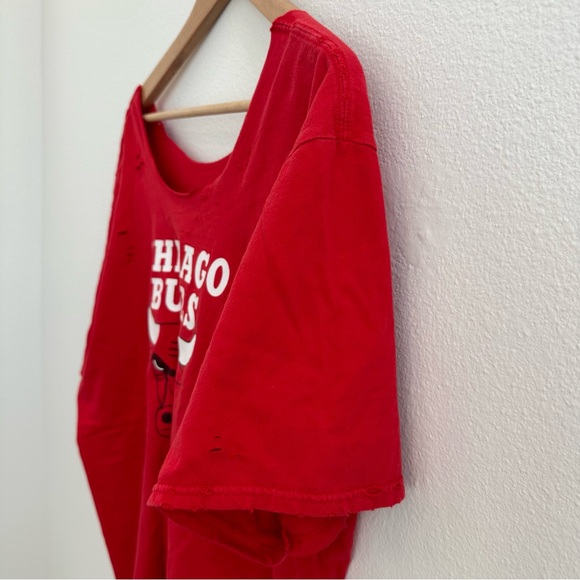 Chicago Bulls Destroyed off the shoulder Tee - Picture 6 of 9
